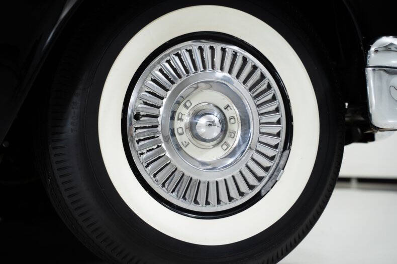 1957 Ford Thunderbird