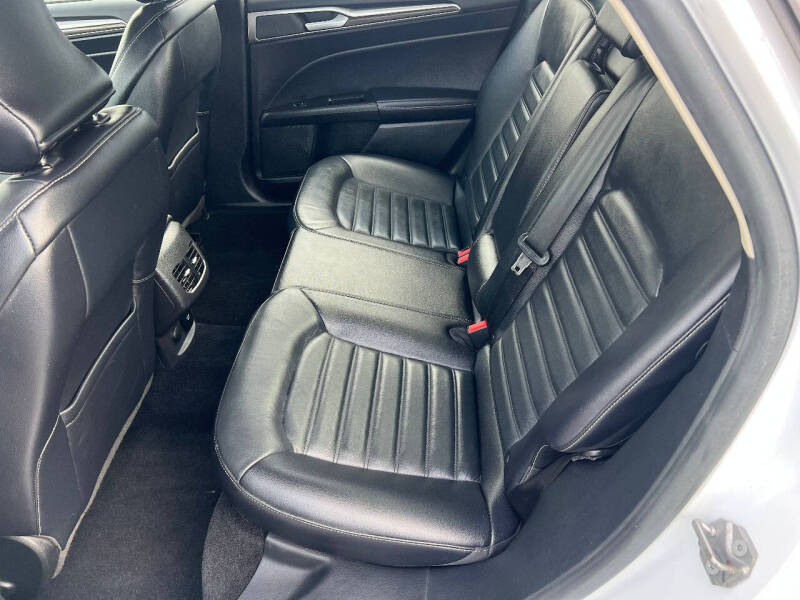 2018 Ford Fusion Hybrid SE