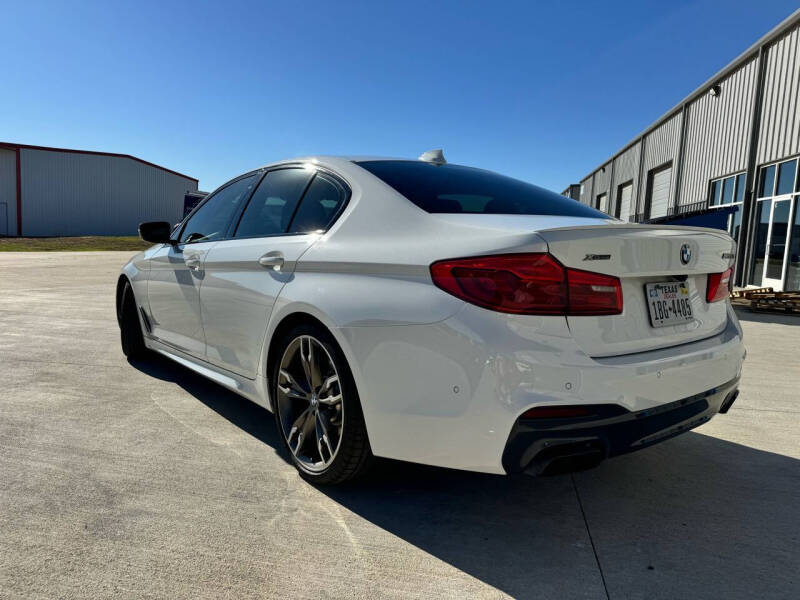 2020 BMW 5 Series M550i photo 2