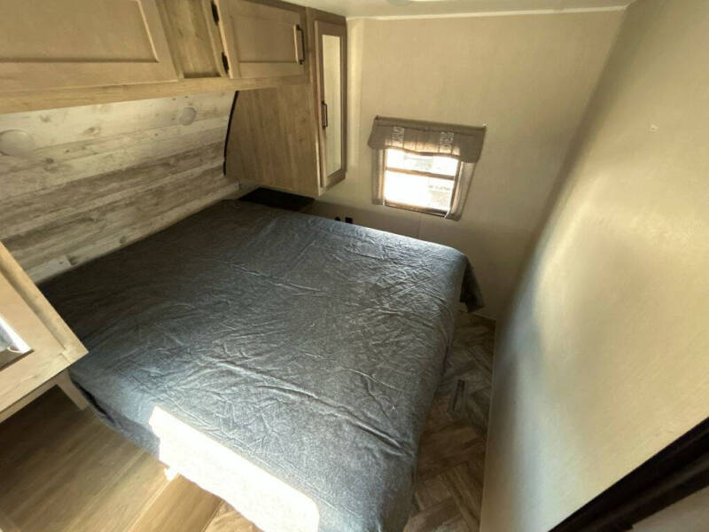 2023 Forest River 28BHHSS2B