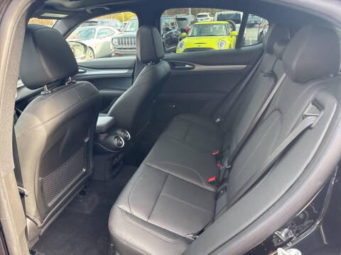 2025 Alfa Romeo Stelvio