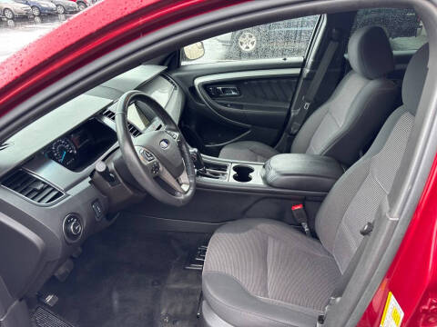 2018 Ford Taurus SEL