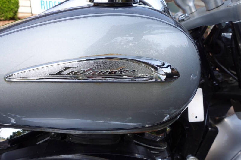 2002 Suzuki Intruder