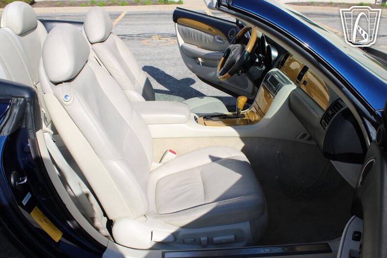 2002 Lexus SC 430