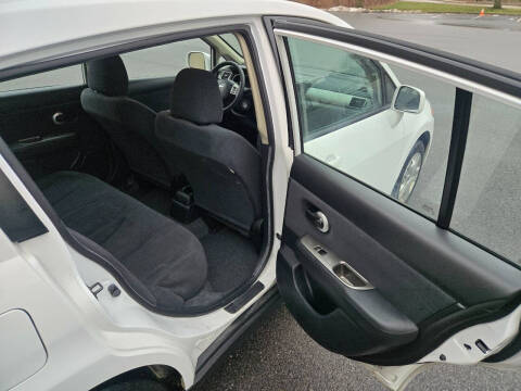 2012 Nissan Versa 1.8 S