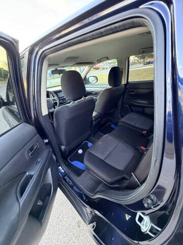 2018 Mitsubishi Outlander ES