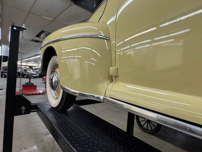 1947 Ford Super Deluxe