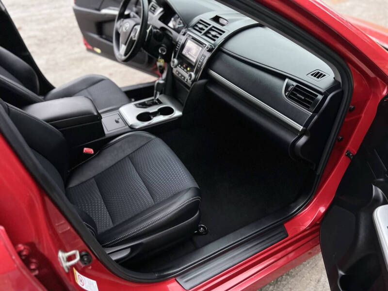 2014 Toyota Camry SE