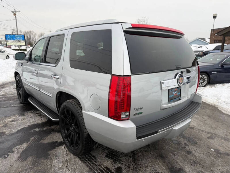 2012 Cadillac Escalade Luxury