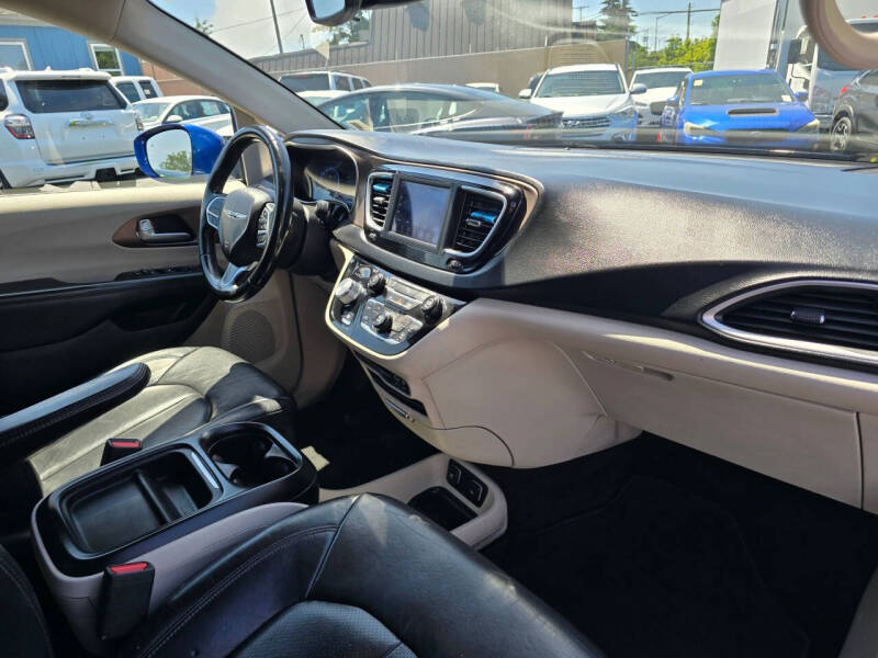 2018 Chrysler Pacifica Touring L