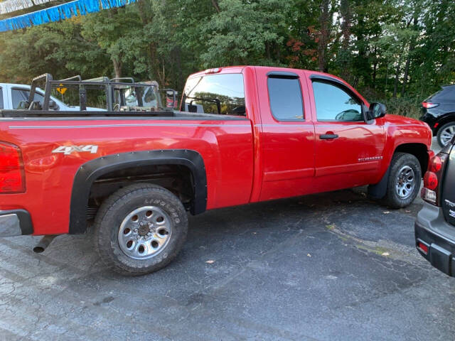 2008 Chevrolet Silverado 1500 for sale at Chuckie Bizzarro's Fleetwing Auto in Erie, PA