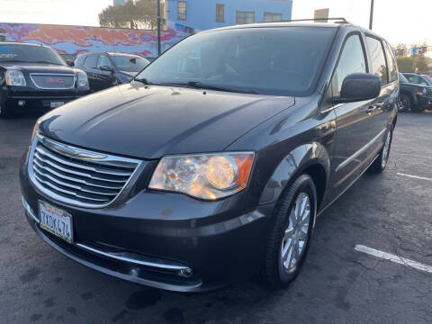 2016 Chrysler Town and Country Touring