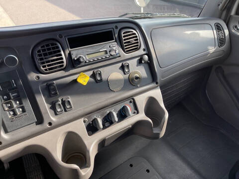 2012 Freightliner Business class M2