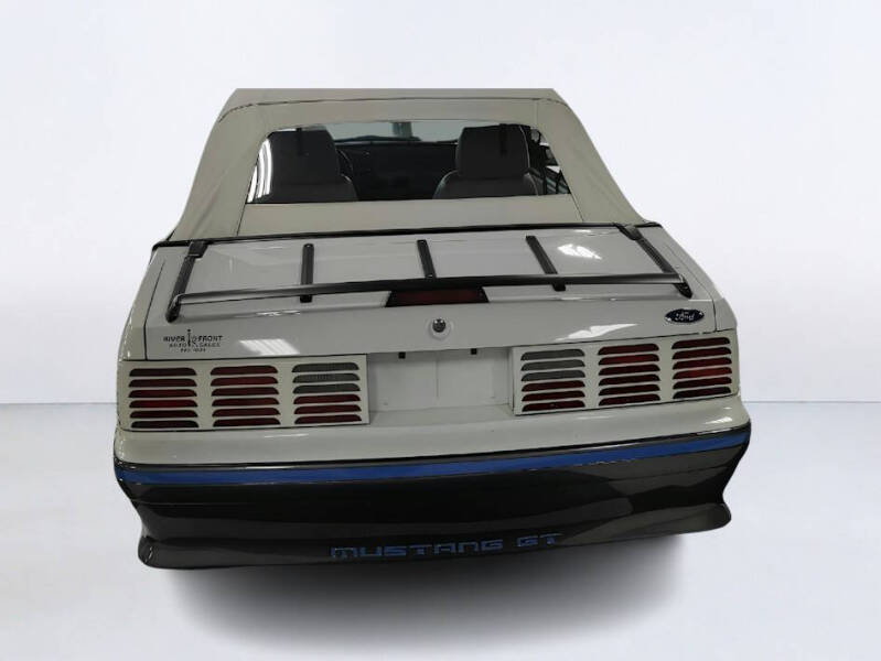 1987 Ford Mustang GT