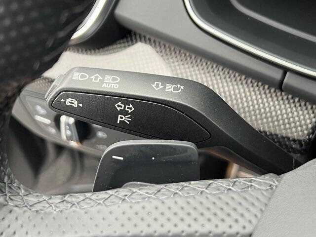 2025 Audi SQ5 3.0T quattro Premium Plus