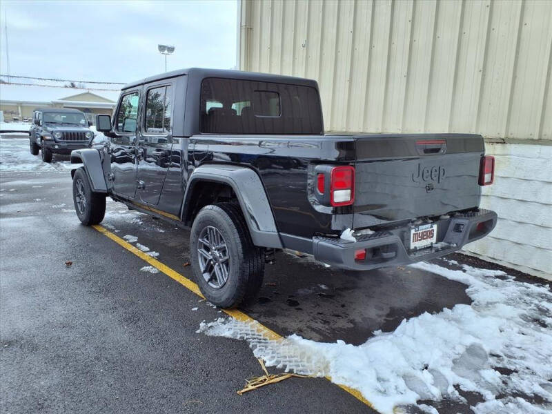 2025 Jeep Gladiator Sport S
