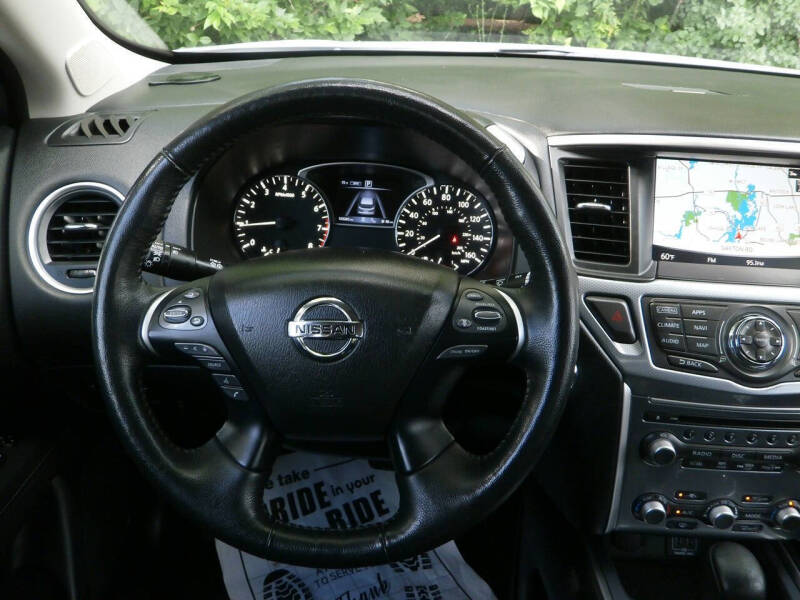 2018 Nissan Pathfinder SL