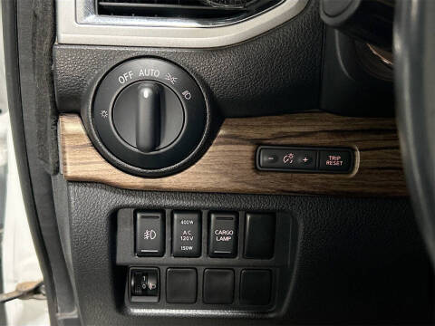 2017 Nissan Titan SL