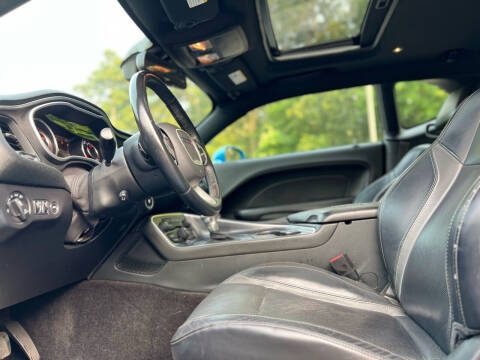 2015 Dodge Challenger SXT Plus