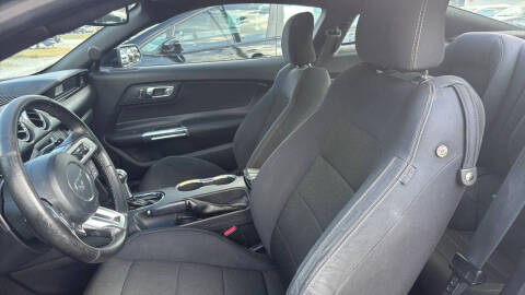 2016 Ford Mustang V6