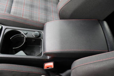 2024 Volkswagen Golf GTI SE