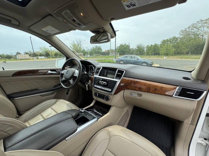 2014 Mercedes-Benz GL-Class GL 550 4MATIC