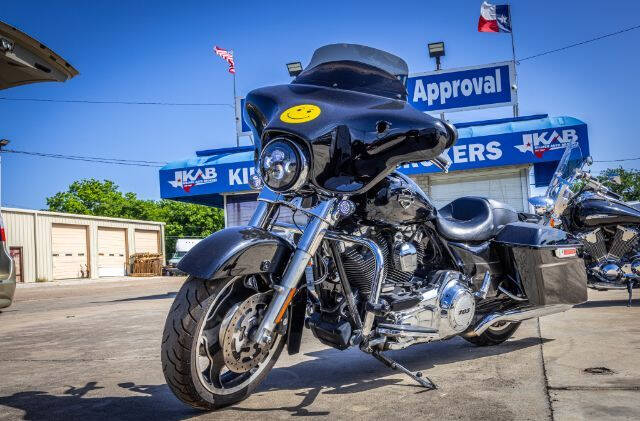 2011 Harley-Davidson FLHXI for sale at KILLEEN AUTO BROKERS in Killeen TX