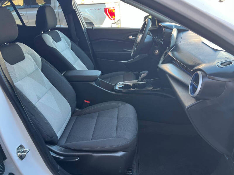 2025 Chevrolet Trax LS