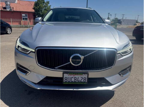 2019 Volvo XC60 T8 eAWD Momentum