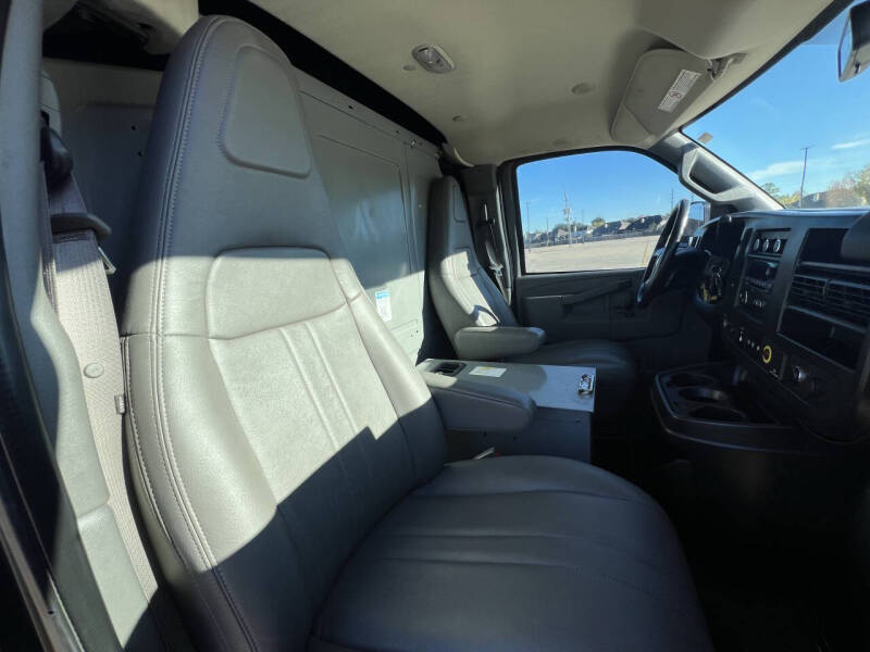 2017 Chevrolet Express 2500