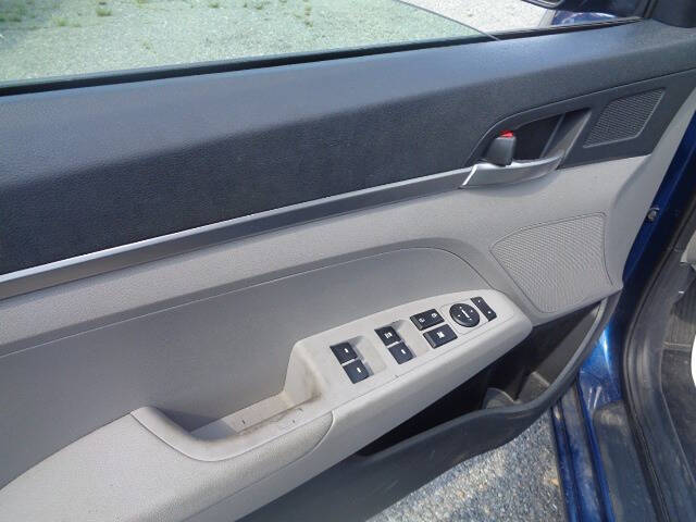 2019 Hyundai Elantra SE