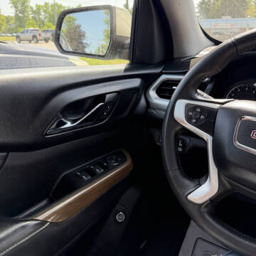 2017 GMC Acadia SLE-2