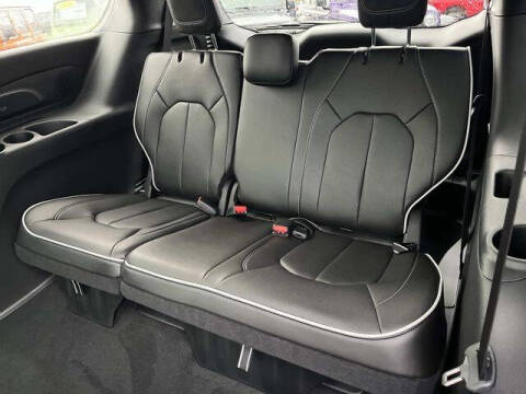 2027 Chrysler Pacifica Limited