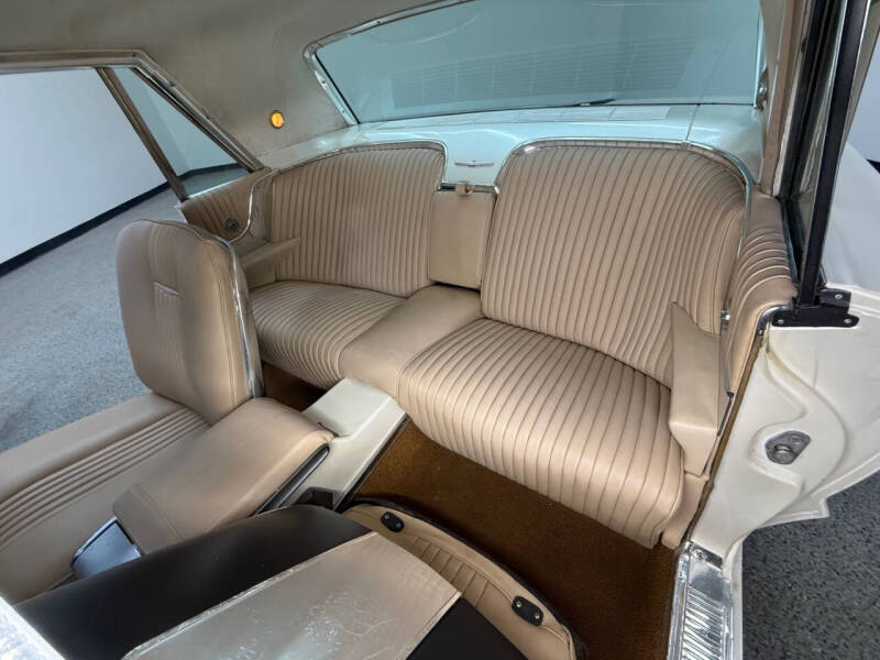 1964 Ford Thunderbird