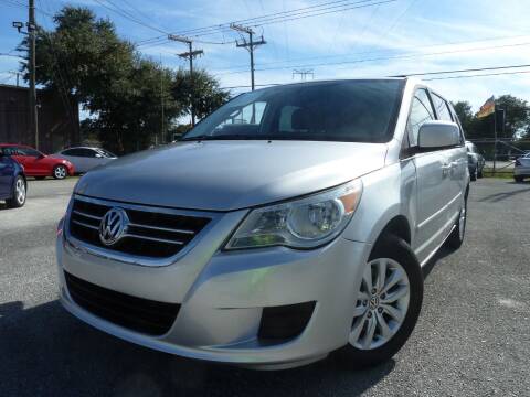 2012 Volkswagen Routan for sale at Das Autohaus Quality Used Cars in Clearwater FL