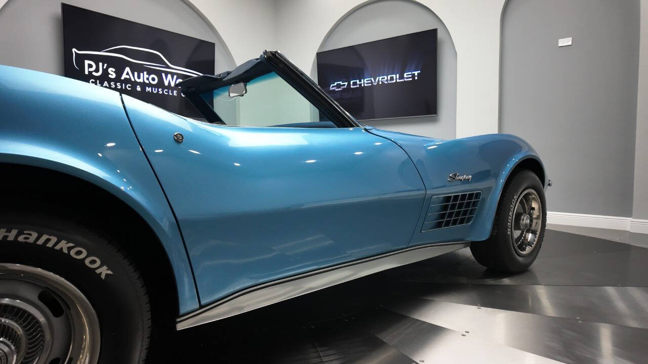 1971 Chevrolet Corvette 26