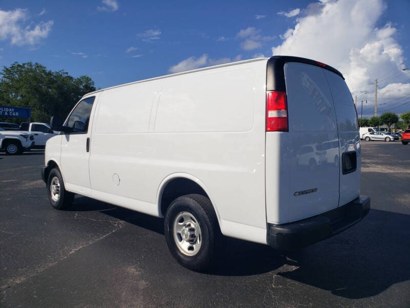 2022 Chevrolet Express 2500