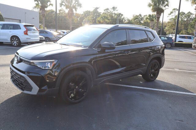 2025 Volkswagen Taos SE