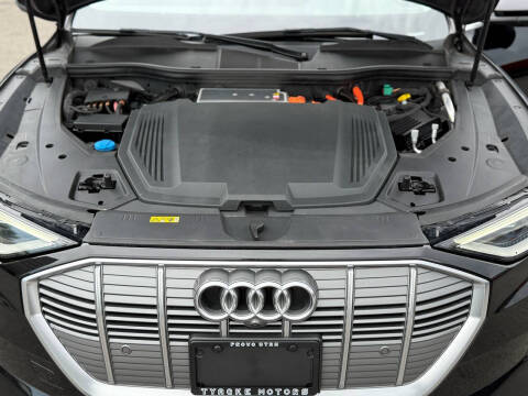 2019 Audi e-tron quattro Premium Plus