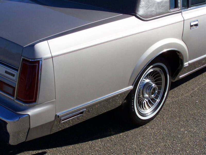 1988 Lincoln Town Car Signature