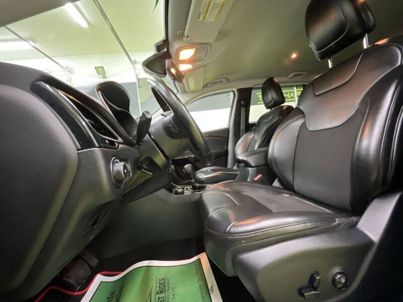 2021 Jeep Cherokee Altitude