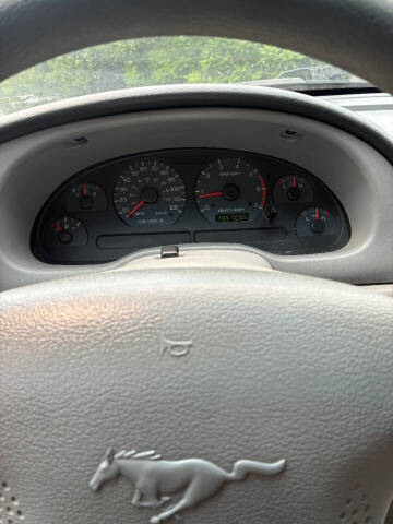 2004 Ford Mustang