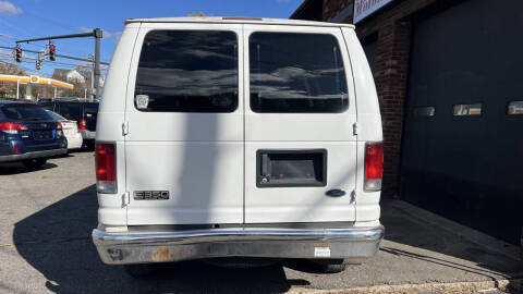 2005 Ford E-Series E-350 SD XLT