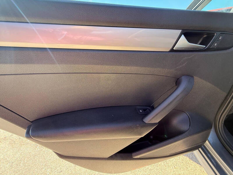 2014 Volkswagen Passat 1.8T S