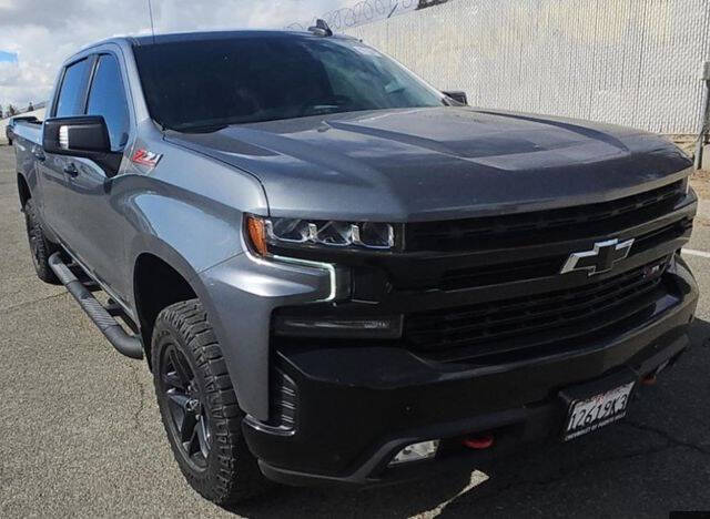 Used 2022 Chevrolet Silverado 1500 Limited LT Trail Boss with VIN 3GCPYFED0NG115240 for sale in Bloomington, IL