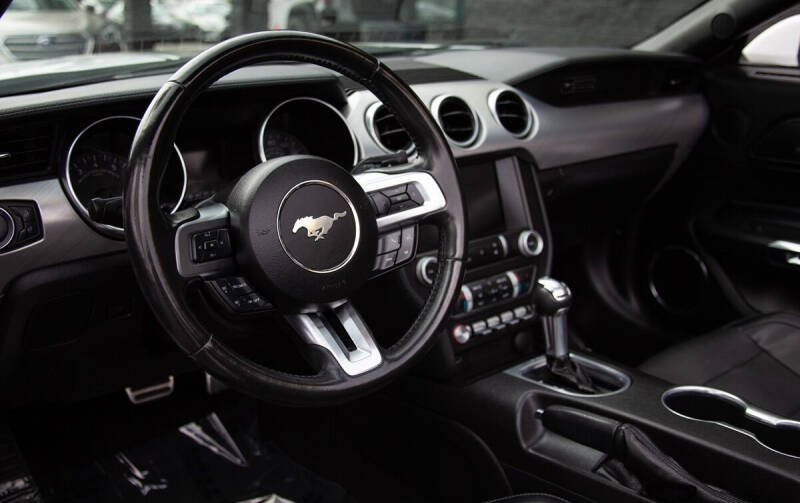 2020 Ford Mustang EcoBoost