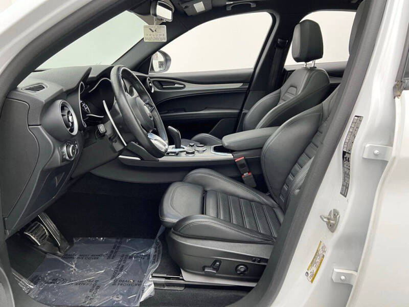 2022 Alfa Romeo Stelvio Veloce