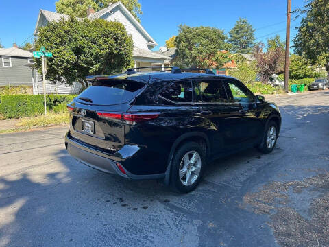 2020 Toyota Highlander LE