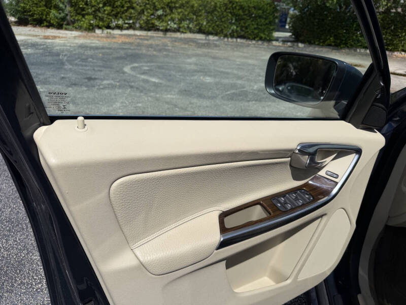 2014 Volvo XC60 T6 Premier Plus
