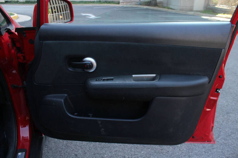 2012 Nissan Versa 1.8 S